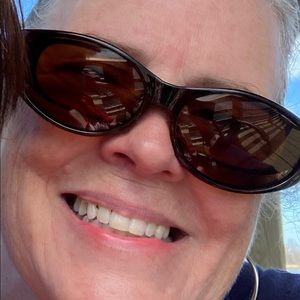 Meet your Posher, Eva